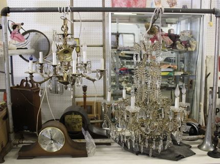 Shipshewana Auction-Antique-Clock
