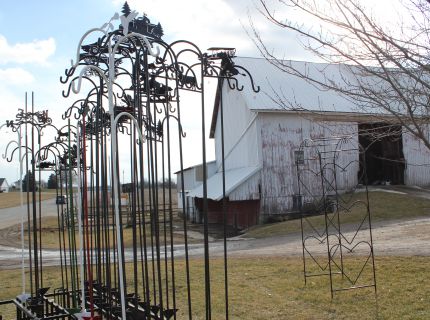 A view of Countryside Creations, and Amish Business along State Road 5