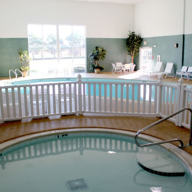 Farmstead Inn Shipshewana Hotel Indoor Pool