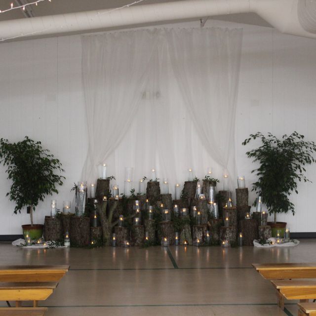 Shipshewana Indiana Wedding Venue Farmstead Expo Barn Ceremony