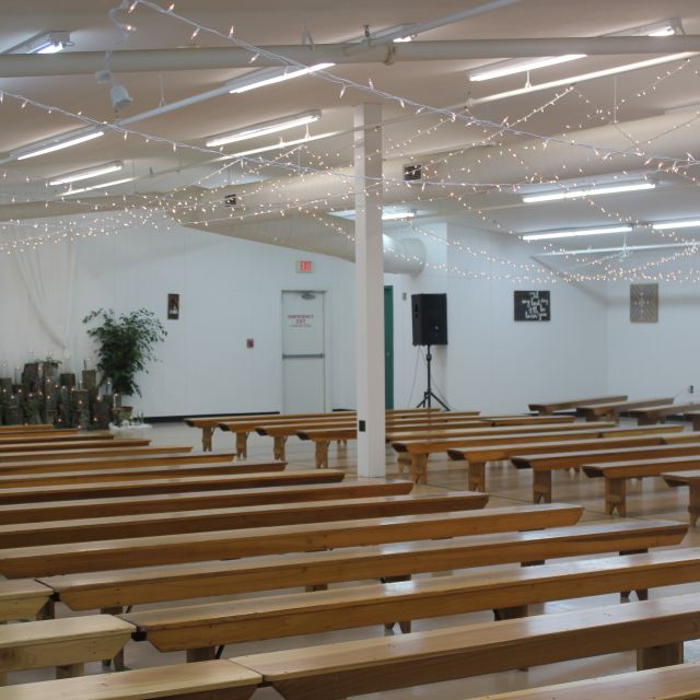 Shipshewana Indiana Wedding Venue Farmstead Expo Barn Ceremony