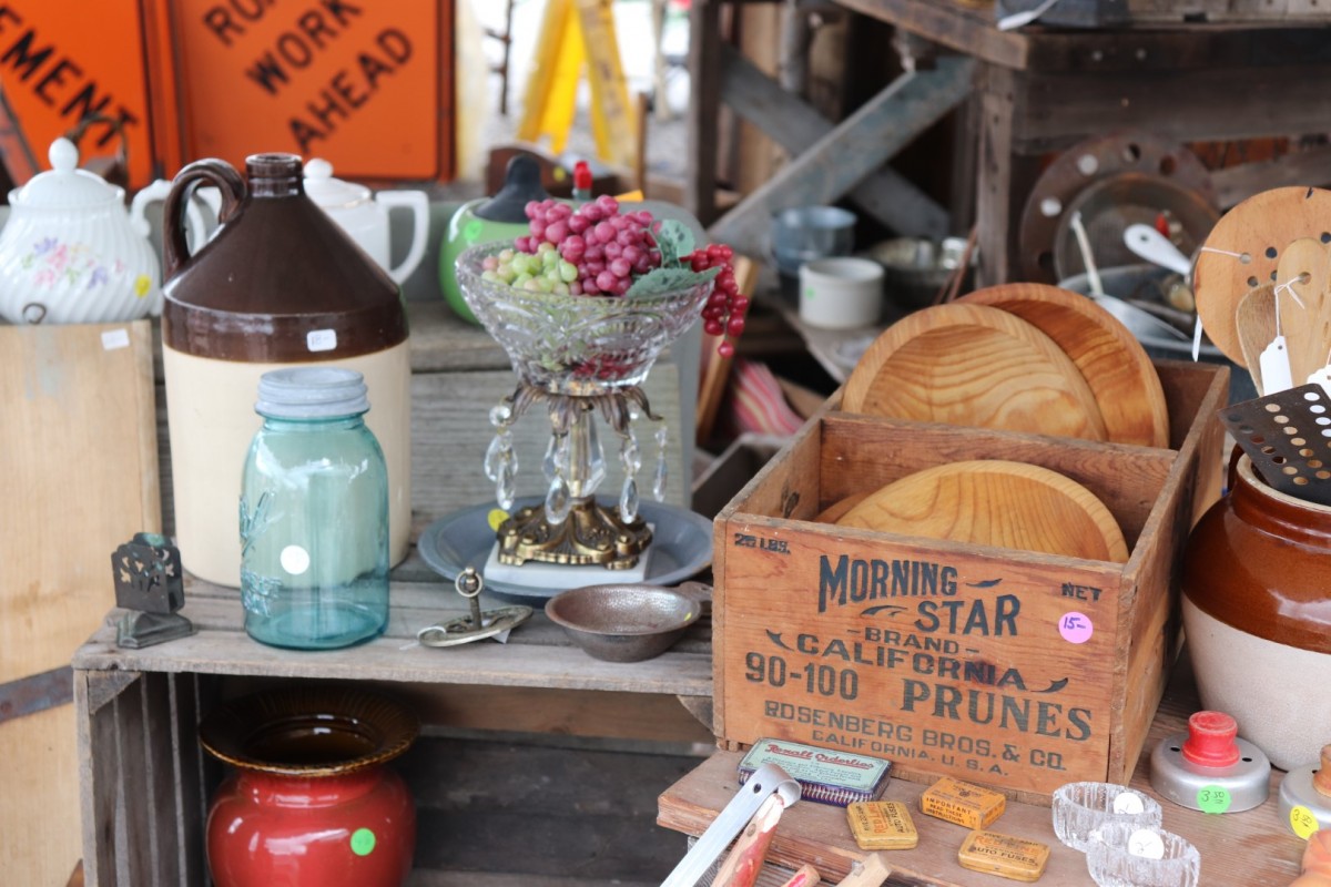 Ultimate Guide to the Shipshewana Antique Market
