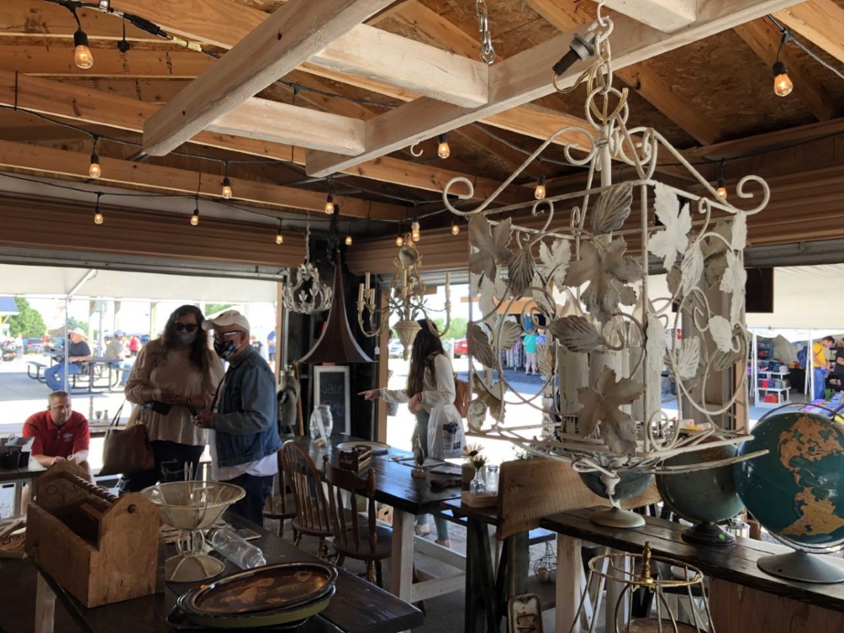 How to Decorate Your Home with Flea Market Finds