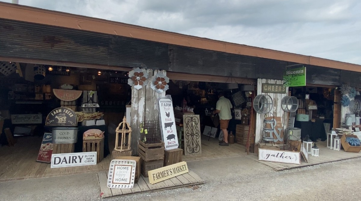 Home Décor for All Styles in Shipshewana Flea Market Booth Bloom N’ Things