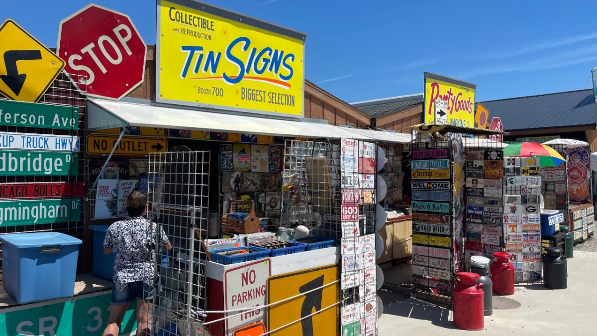 Vendor Spotlight: Specialty Tin Signs & The Napkin Place